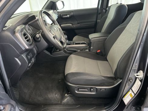 Used 2023 Toyota Tacoma TRD Sport AWD/4WD image 3