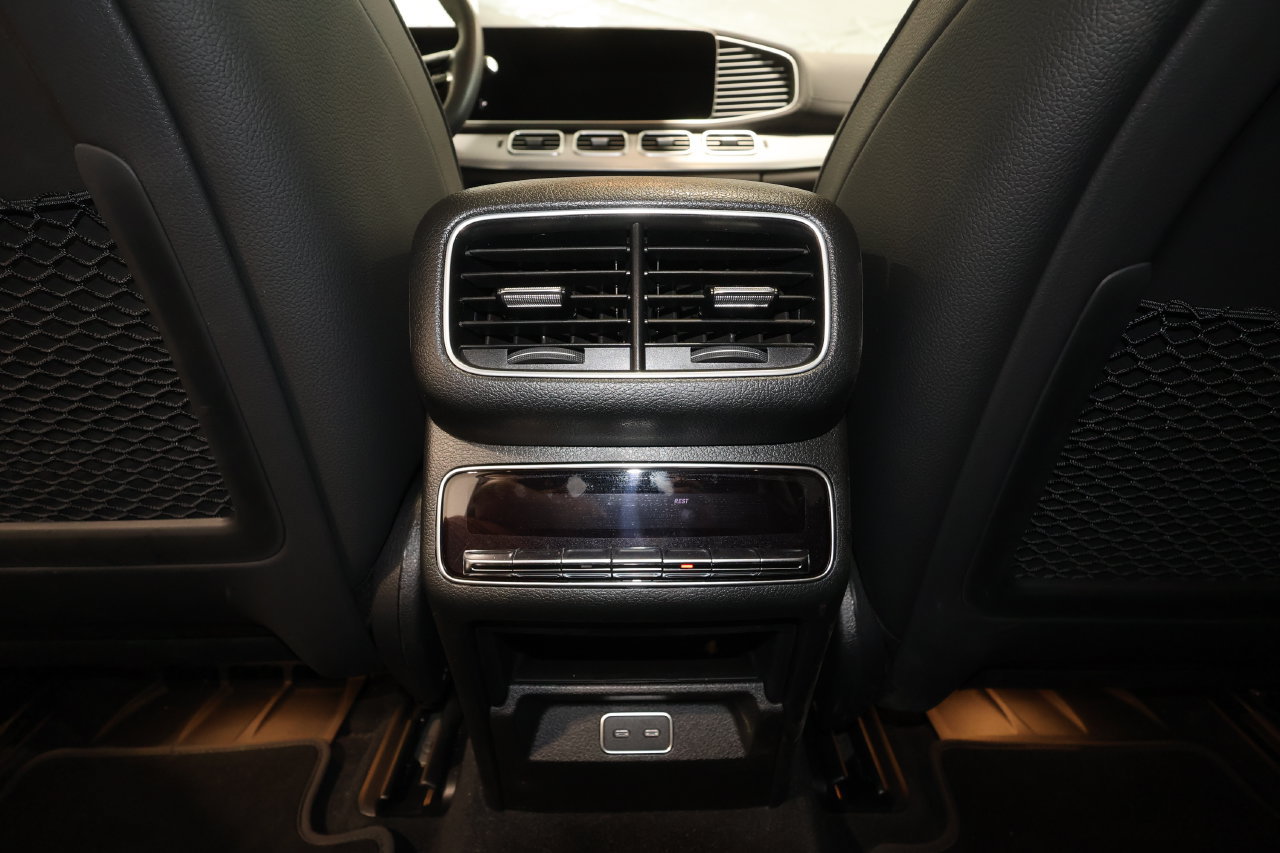 Used 2026 Mercedes-Benz GLS 450 4MATIC image 31