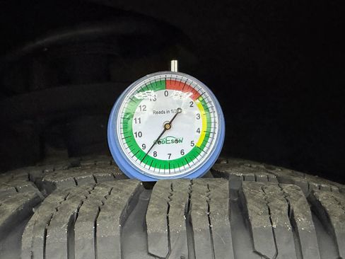 Used 2021 Chrysler Pacifica Touring-L image 29