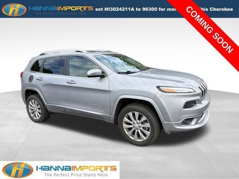Used 2017 Jeep Cherokee Overland w/ Technology Group AWD/4WD image 1