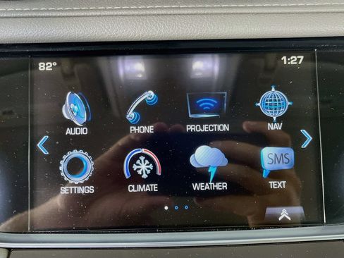 Used 2018 Cadillac XT5 Luxury w/ Driver Awareness Package FWD image 17