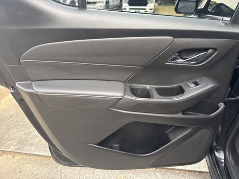 Used 2020 Chevrolet Traverse LS w/ LPO, Blackout Package image 23