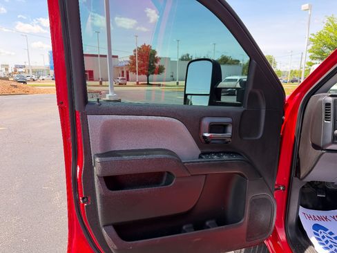 Used 2016 GMC Sierra 2500 2WD Crew Cab image 24