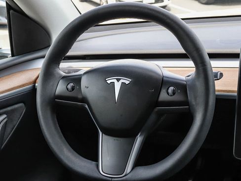 Used 2023 Tesla Model Y Long Range AWD/4WD image 19