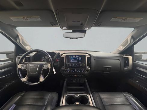 Used 2019 GMC Sierra 2500 Denali w/ Duramax Plus Package AWD/4WD image 9