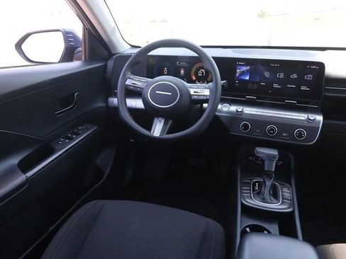 Used 2025 Hyundai Kona SE FWD image 23