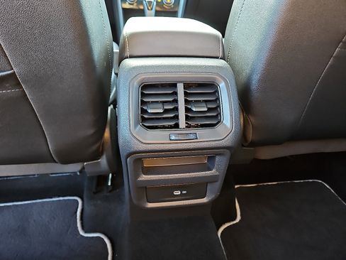 Certified 2023 Volkswagen Taos SEL image 8