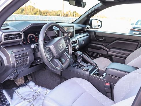 Used 2025 Toyota Tacoma SR5 AWD/4WD image 22