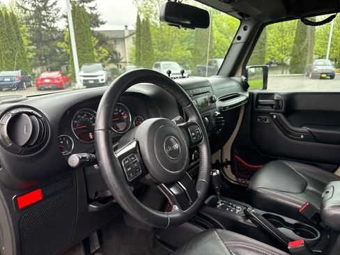 Used 2017 Jeep Wrangler Rubicon AWD/4WD image 20