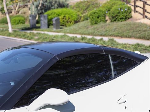 Used 2015 Ferrari California T RWD image 40