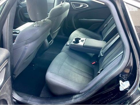 Used 2016 Chrysler 200 Limited image 25