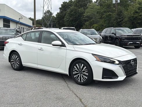 Used 2023 Nissan Altima 2.5 SV w/ SV Premium Package FWD image 27