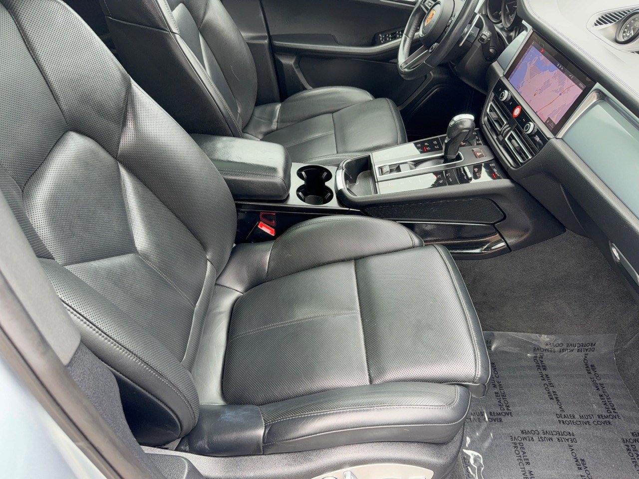 Used 2023 Porsche Macan AWD/4WD image 30