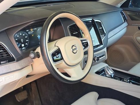 Used 2021 Volvo XC90 T8 Inscription w/ Advanced Package AWD/4WD image 7