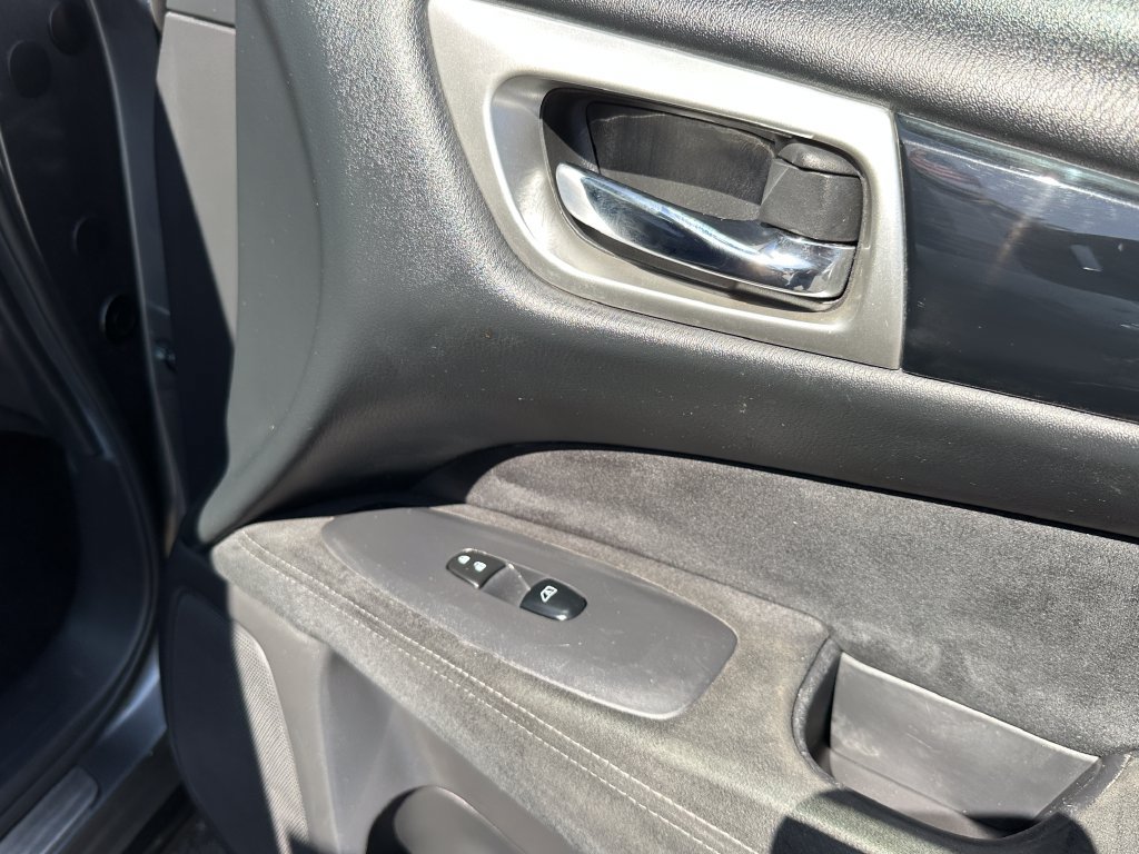 Used 2016 Nissan Pathfinder SV FWD image 15