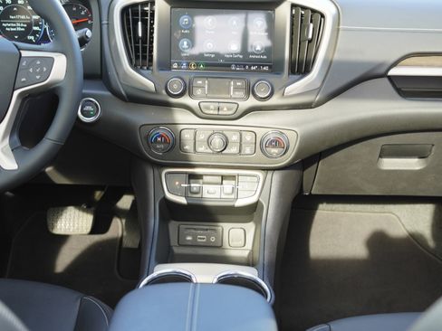 Used 2024 GMC Terrain Denali w/ Denali Premium Package image 21