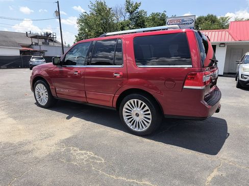 Used 2016 Lincoln Navigator Reserve AWD/4WD image 3