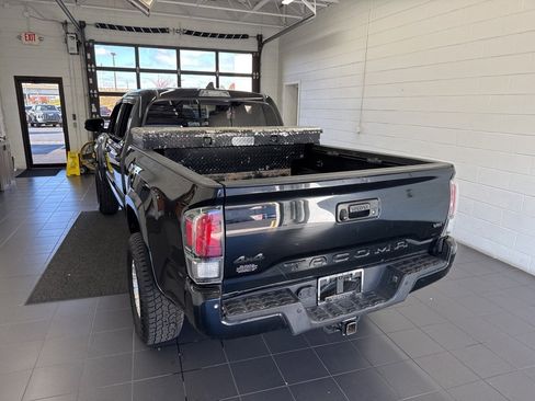 Certified 2021 Toyota Tacoma Limited image 6