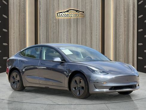 Used 2023 Tesla Model 3 Standard Range RWD image 1