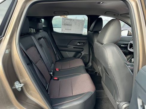 Used 2025 Nissan Kicks SR w/ Illumination Package image 5
