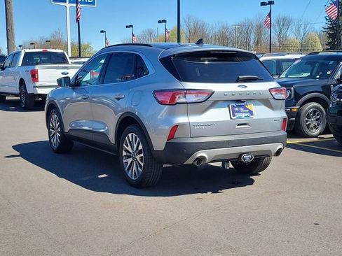 Certified 2022 Ford Escape Titanium w/ Class II Trailer Tow Package AWD/4WD image 3