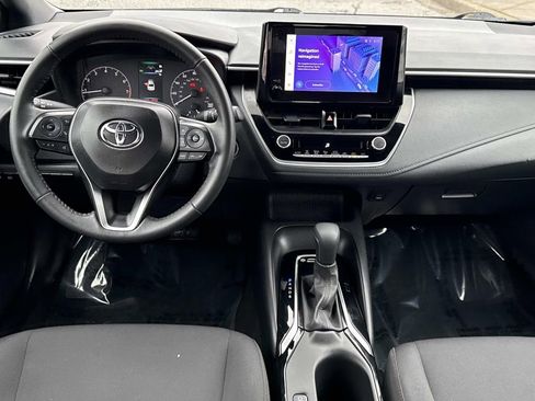 Used 2024 Toyota Corolla SE FWD image 3