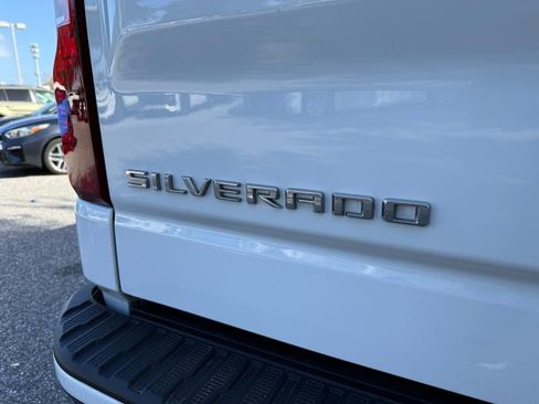 Used 2023 Chevrolet Silverado 1500 Custom image 8