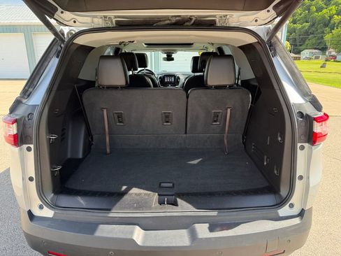 Used 2018 Chevrolet Traverse LT AWD/4WD image 11