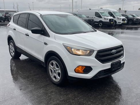 Used 2018 Ford Escape S image 5