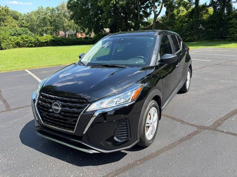 Used 2023 Nissan Kicks S FWD image 1