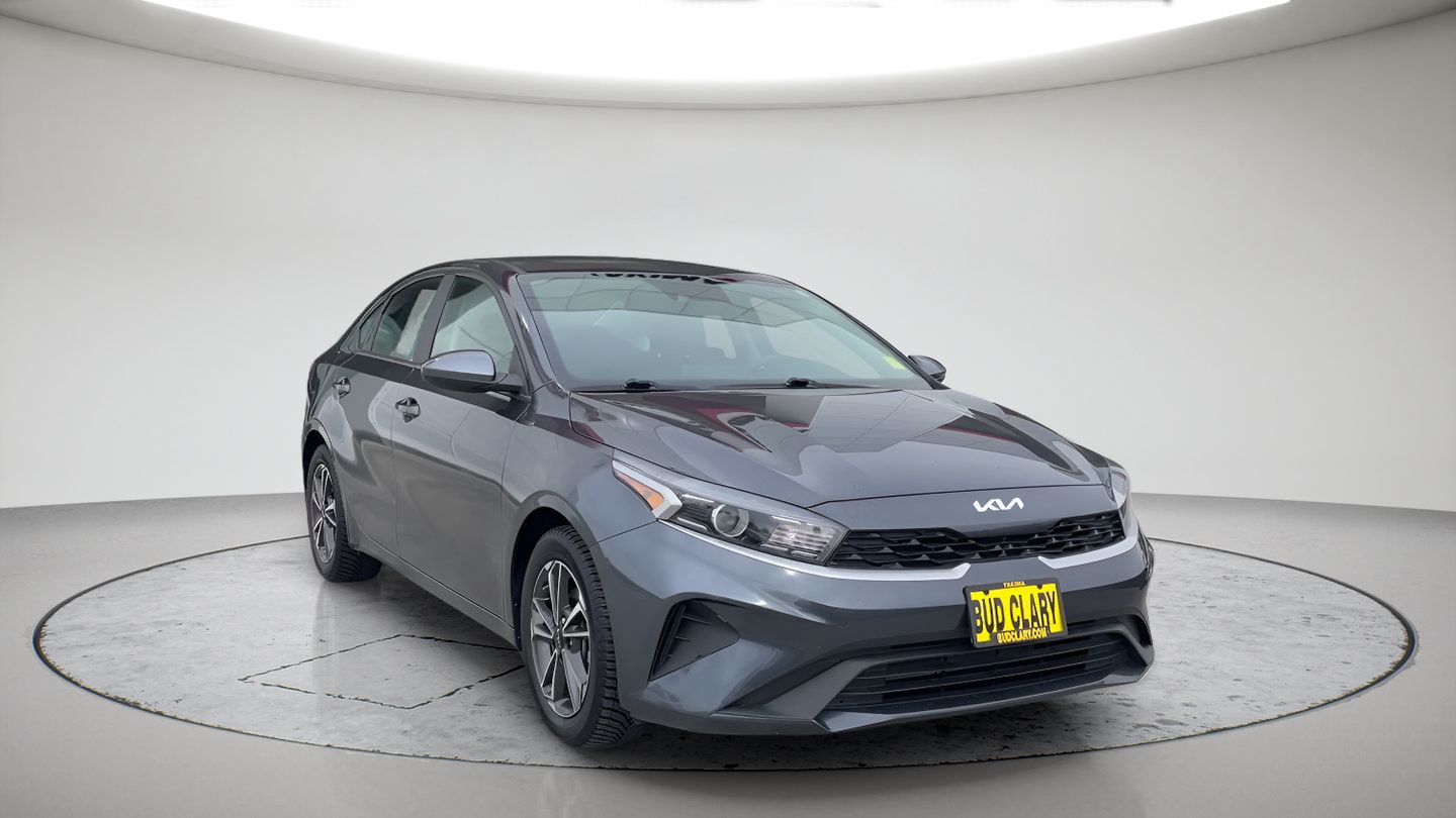 Used 2022 Kia Forte LXS FWD image 3