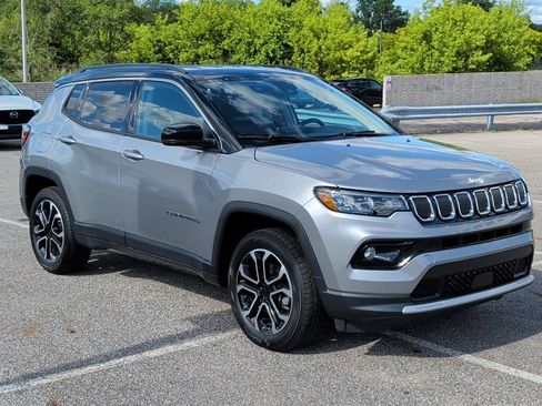 Used 2022 Jeep Compass Limited AWD/4WD image 13