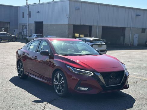 Used 2022 Nissan Sentra SR w/ Trunk Package image 1