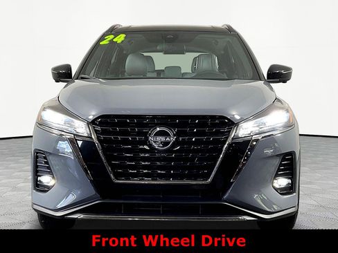 Used 2024 Nissan Kicks SR w/ SR Premium Package FWD image 2