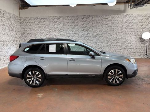 Used 2015 Subaru Outback 2.5i Limited AWD/4WD image 8