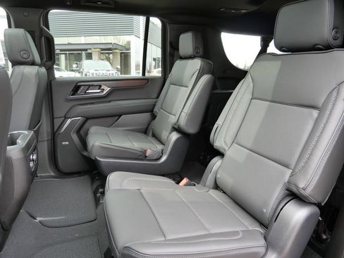 New 2026 GMC Yukon XL Denali w/ Sun & Power Step Package AWD/4WD image 37