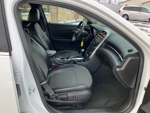 Used 2016 Chevrolet Malibu LT image 14