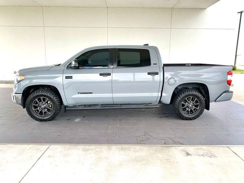 Used 2021 Toyota Tundra SR5 w/ Trail Edition image 8