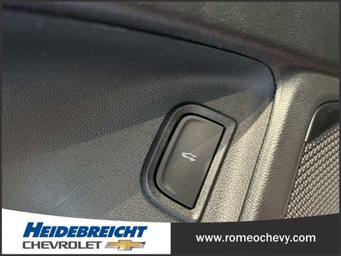 Used 2024 Chevrolet Blazer EV LT AWD/4WD image 31