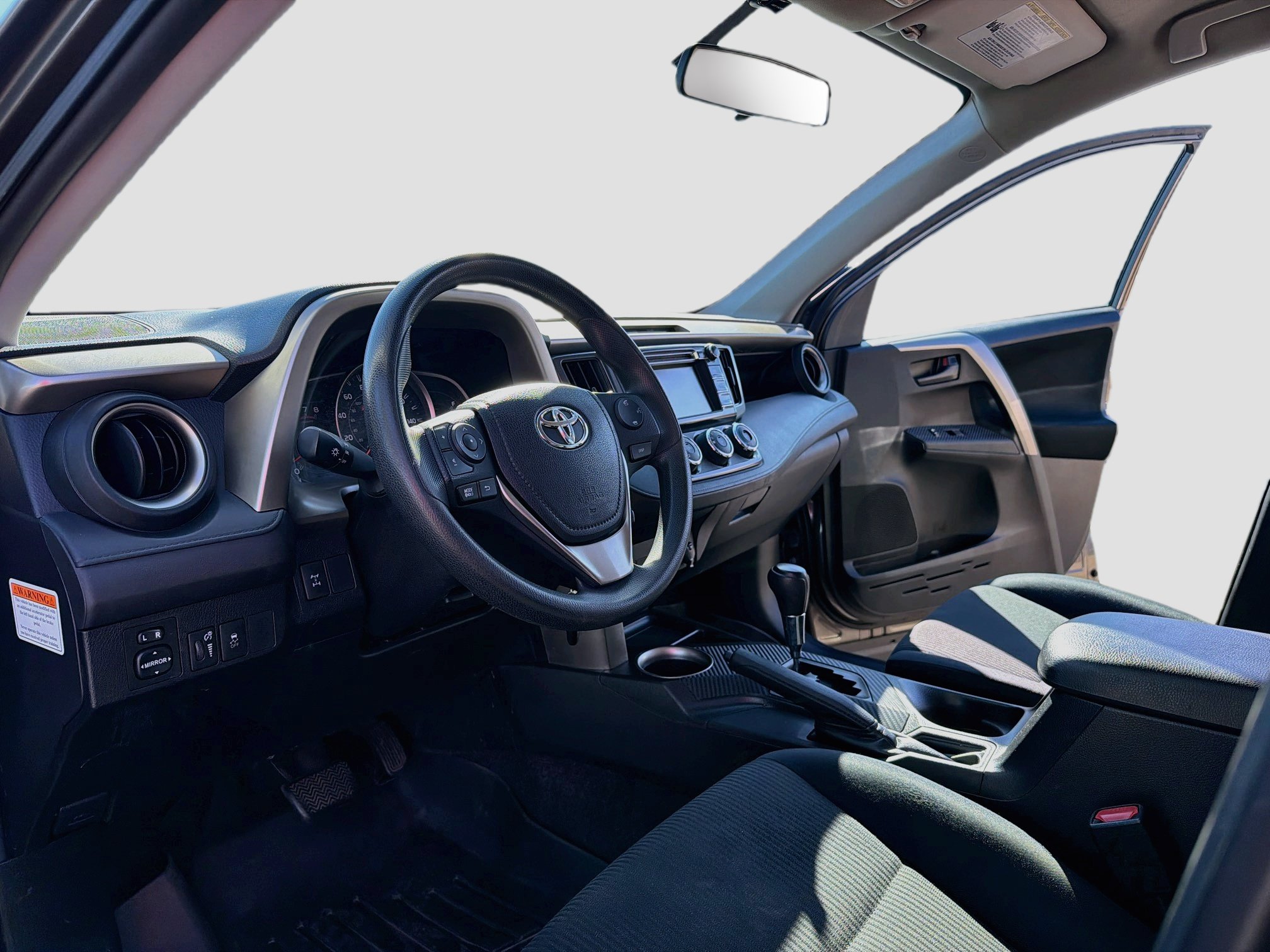 Used 2015 Toyota RAV4 LE AWD/4WD image 10