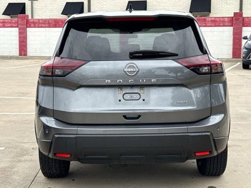 Used 2024 Nissan Rogue S AWD/4WD image 5