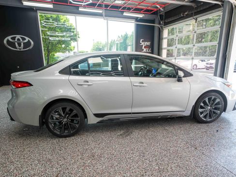 Used 2024 Toyota Corolla SE FWD image 4