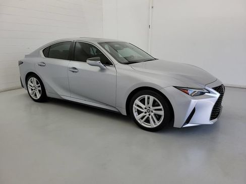 Used 2024 Lexus IS 300 w/ Comfort Package RWD image 4