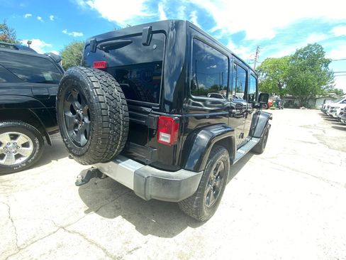 Used 2015 Jeep Wrangler Unlimited Sahara w/ Connectivity Group AWD/4WD image 7