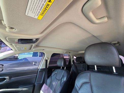 Used 2023 Kia Sorento S image 12