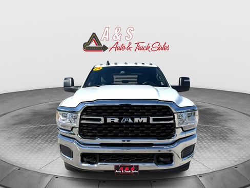 Used 2024 RAM 3500 SLT w/ Quick Order Package 2YG SLT AWD/4WD image 2