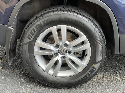Used 2016 Volkswagen Tiguan S FWD image 39
