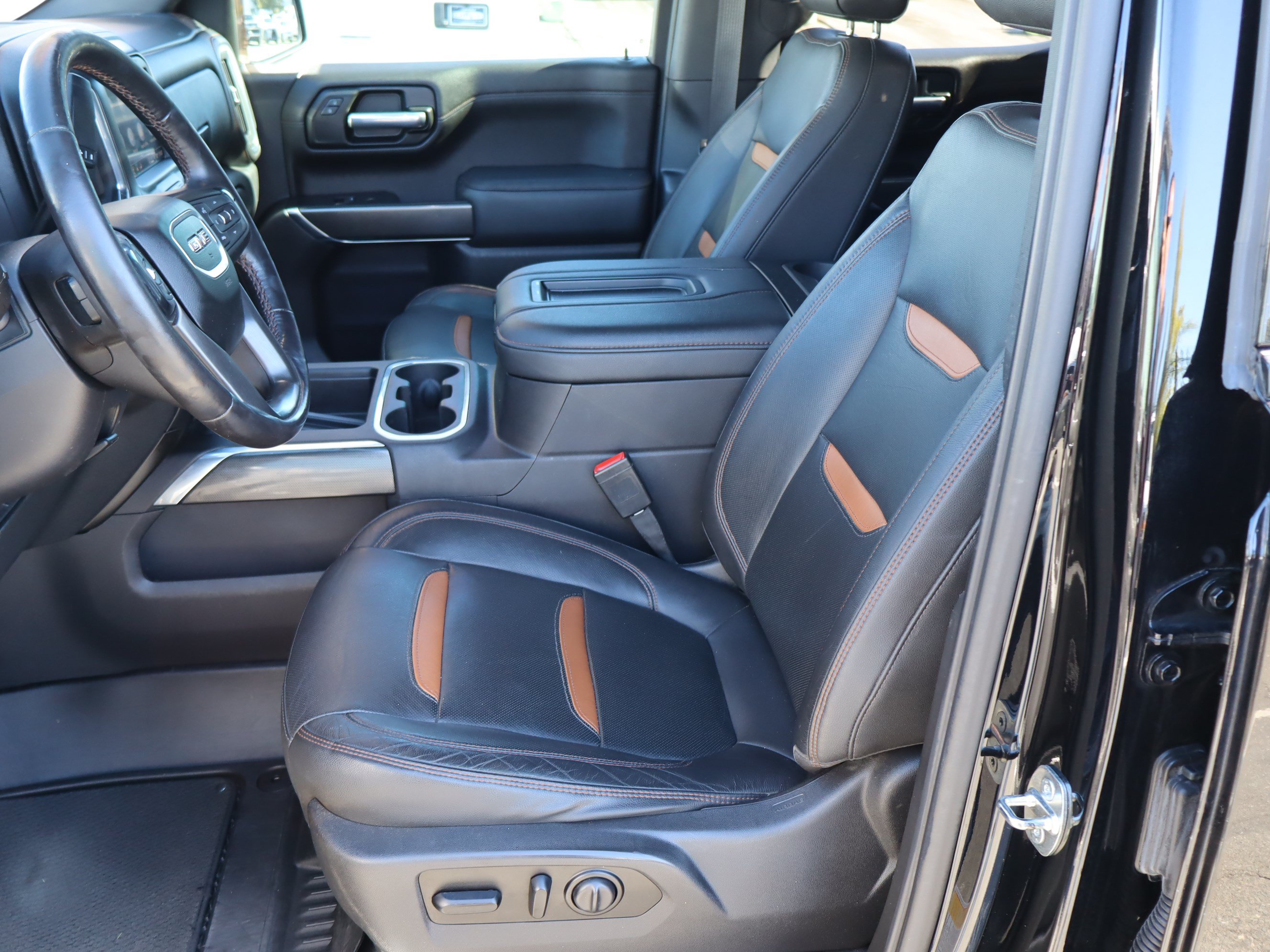 Used 2021 GMC Sierra 1500 AT4 w/ AT4 Preferred Package AWD/4WD image 20