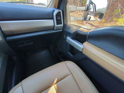 Used 2022 Ford F350 Lariat w/ Lariat Value Package image 15