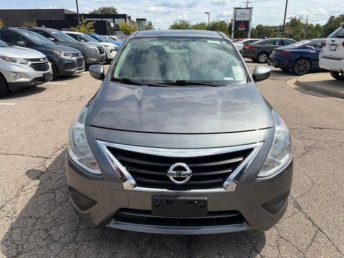 Used 2019 Nissan Versa SV FWD image 2